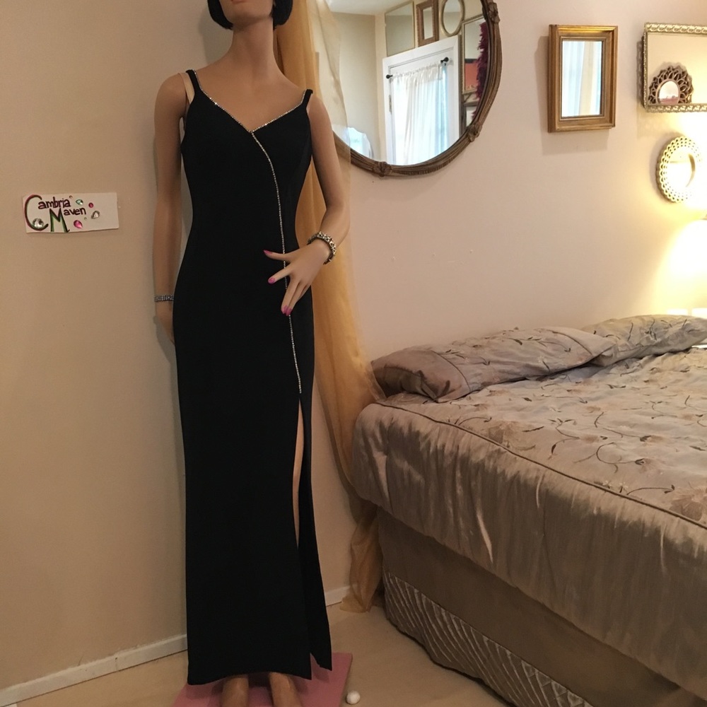 Dave & Johnny cocktail gown w/rhinestones